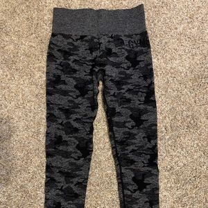 Like new Gymshark camo print Vital leggings size small